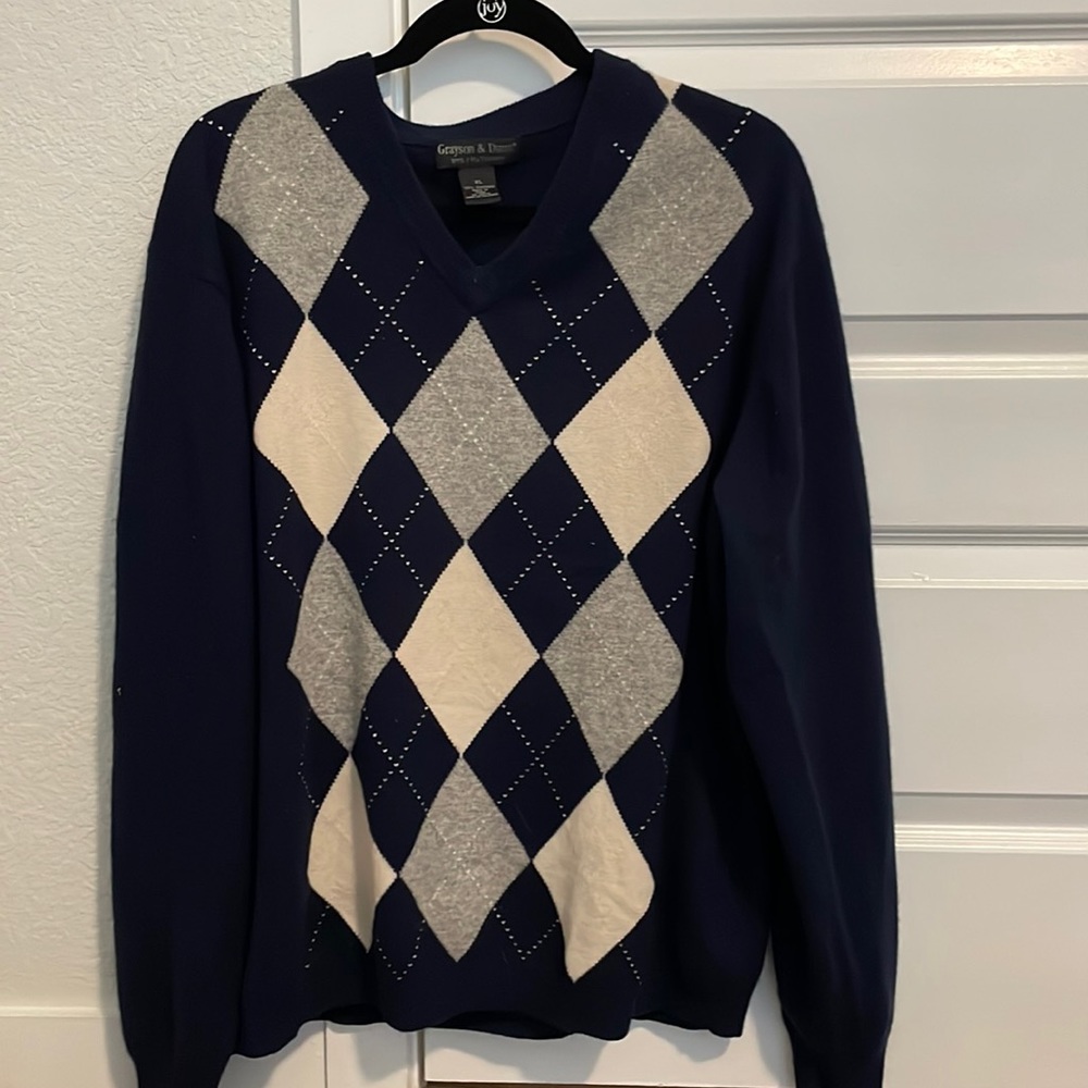 V-neck cashmere sweater